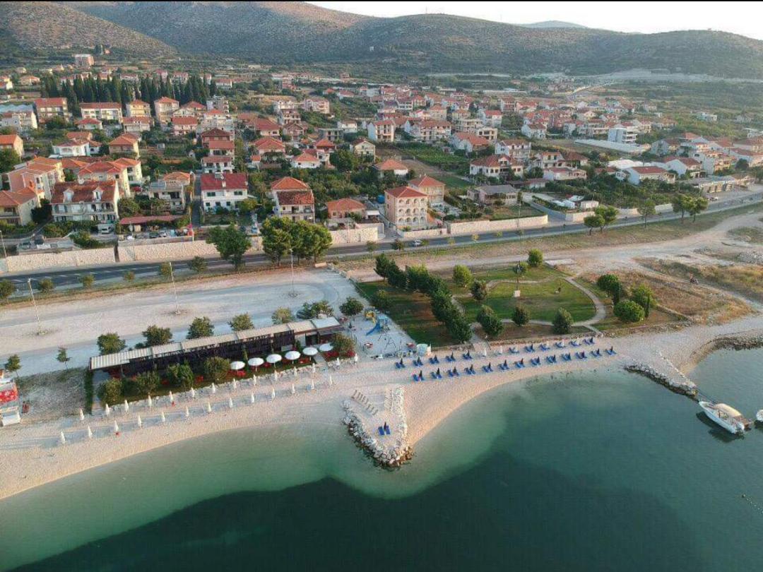 Apartment Little Marijeta Trogir Bagian luar foto