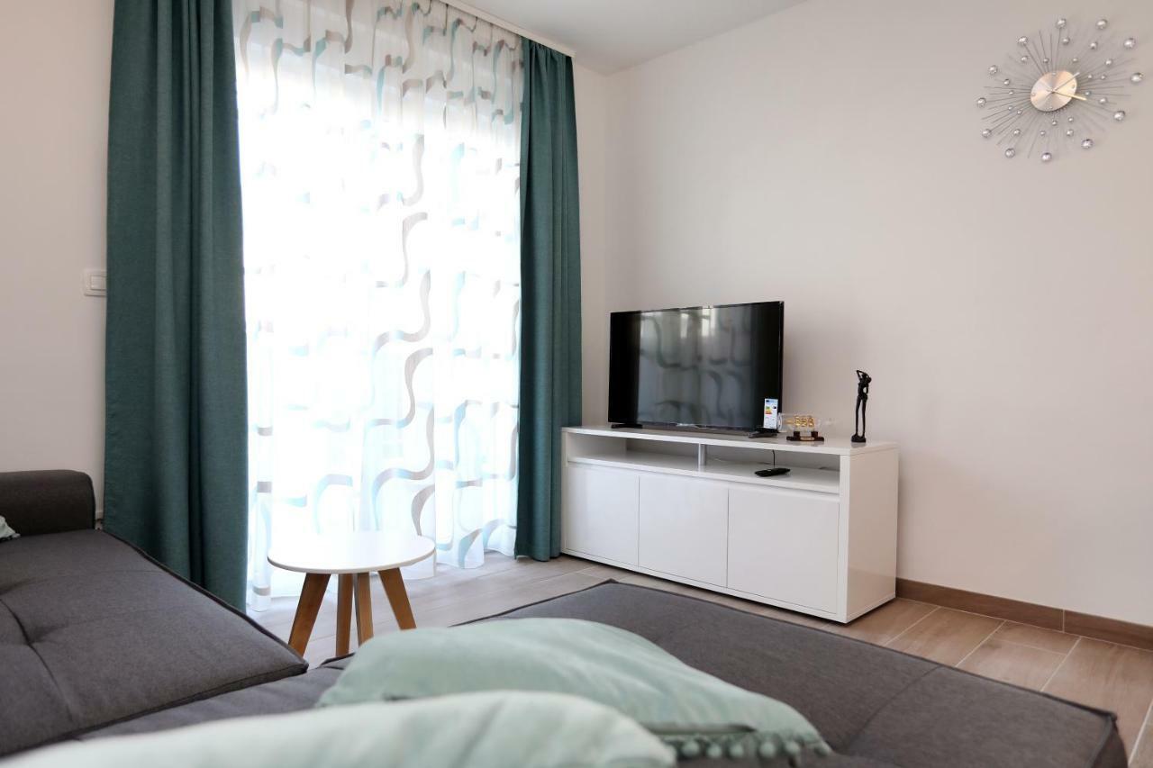 Apartment Little Marijeta Trogir Bagian luar foto