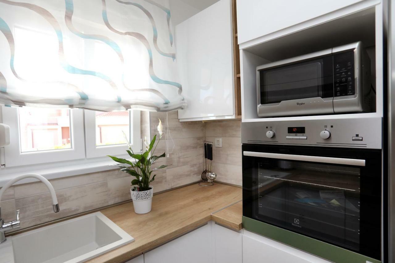 Apartment Little Marijeta Trogir Bagian luar foto