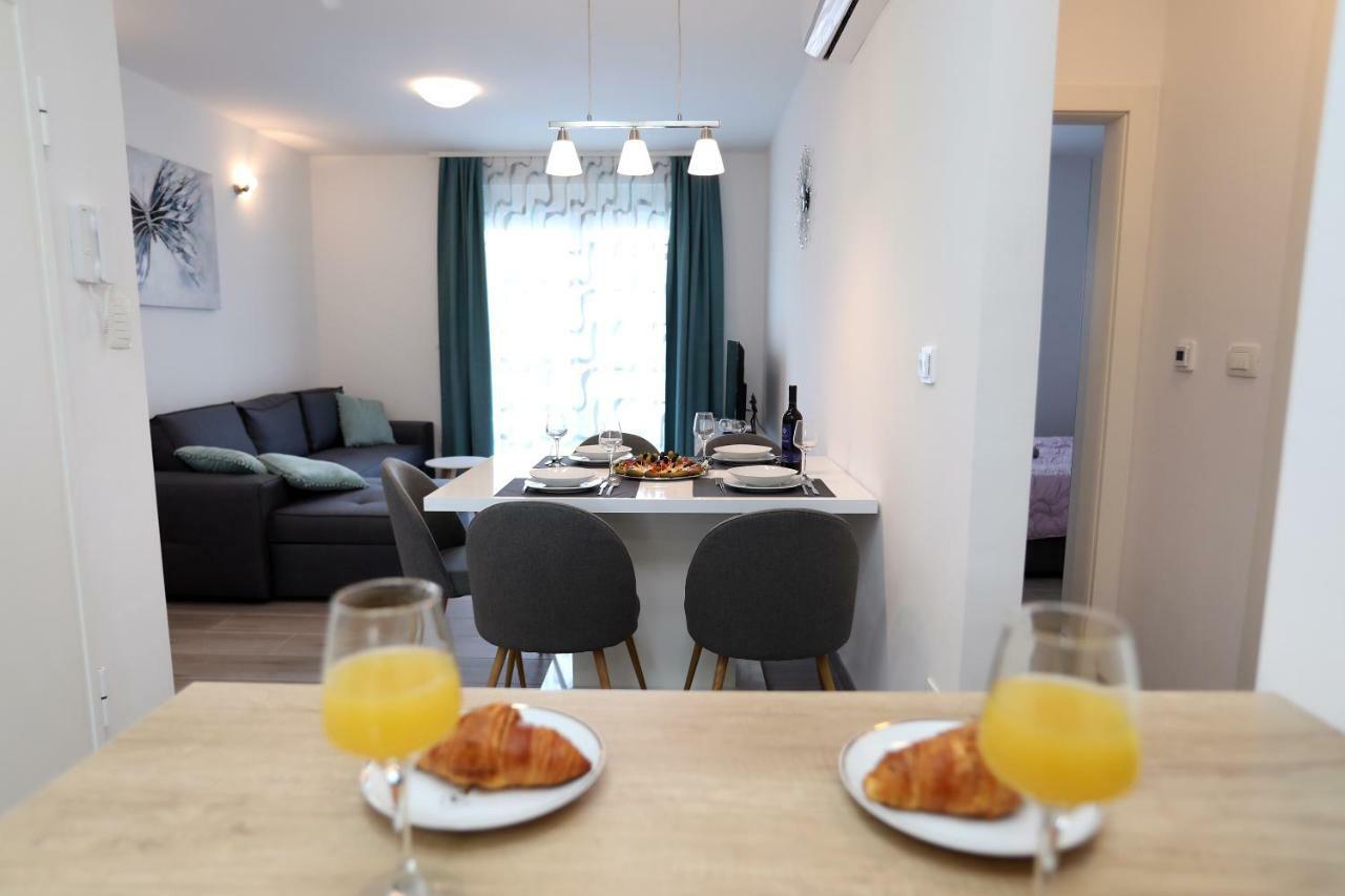 Apartment Little Marijeta Trogir Bagian luar foto
