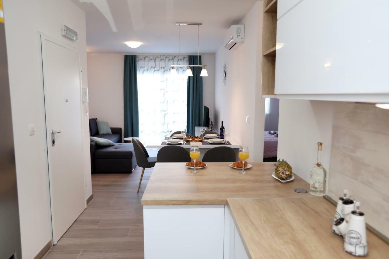 Apartment Little Marijeta Trogir Bagian luar foto