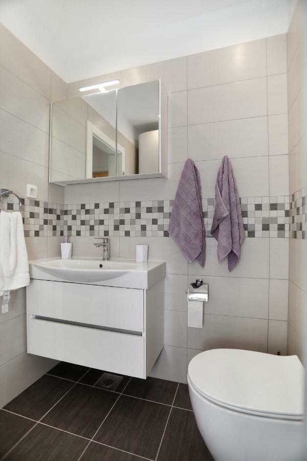 Apartment Little Marijeta Trogir Bagian luar foto