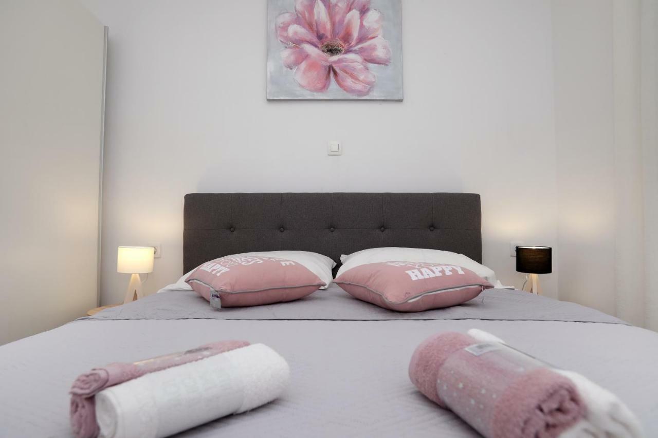 Apartment Little Marijeta Trogir Bagian luar foto